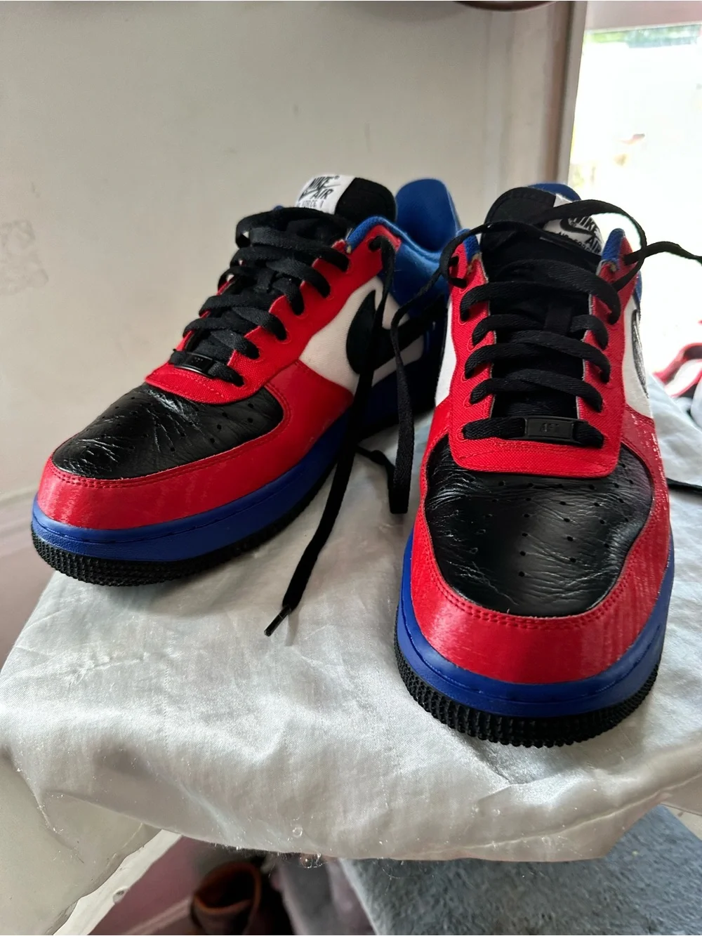 Nike Men’s Red/Black/Blue Low Top Nike Air Force 1 Sneakers